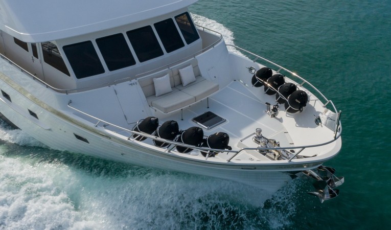 86 Outer Reef Yachts 