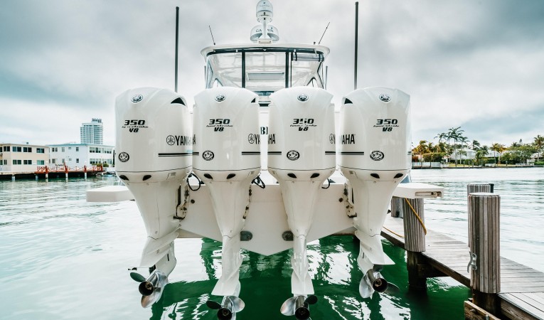 47 Intrepid Transom w/ Underwater Lights
