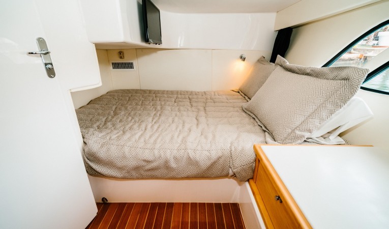 47 Intrepid Master facing Aft