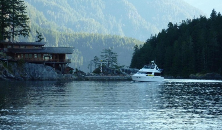 53 Carver Cruising North