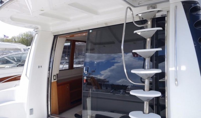 53 Carver Cockpit entrance