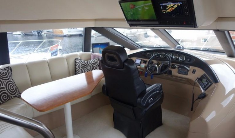 53 Carver Pilothouse