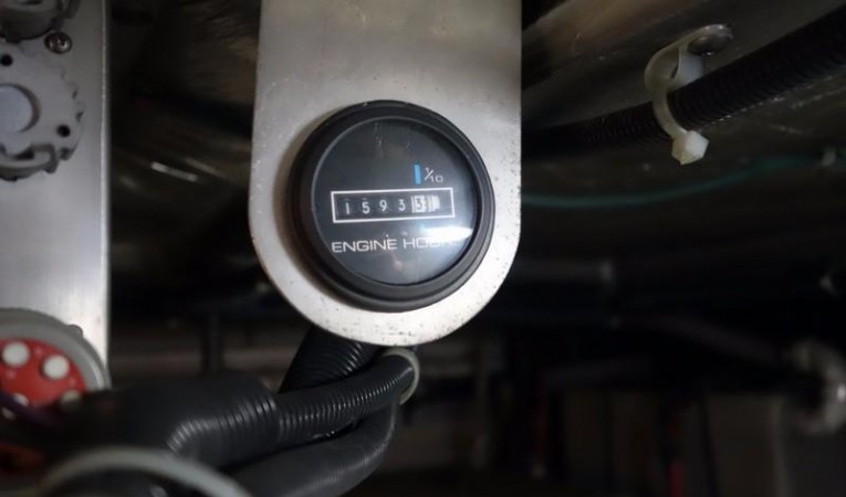 53 Carver Port Engine Hours