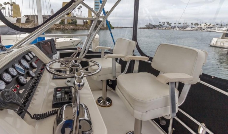 37 Bertram Flybridge