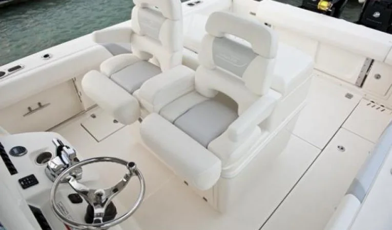32 Boston Whaler 