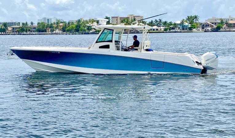 37 Boston Whaler 