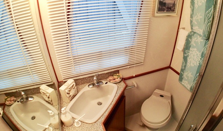 42 Cruise-A-Home Master Head