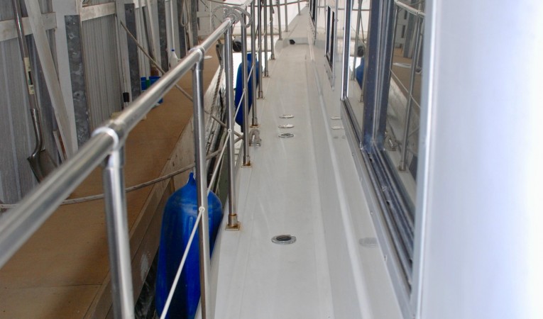 42 Cruise-A-Home Weather Deck