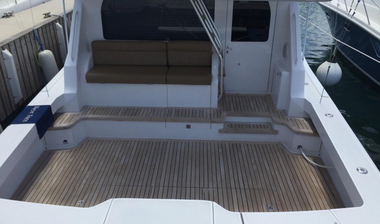 50 Viking Viking 50 Cockpit