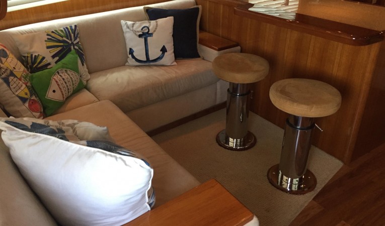 50 Viking Main Salon