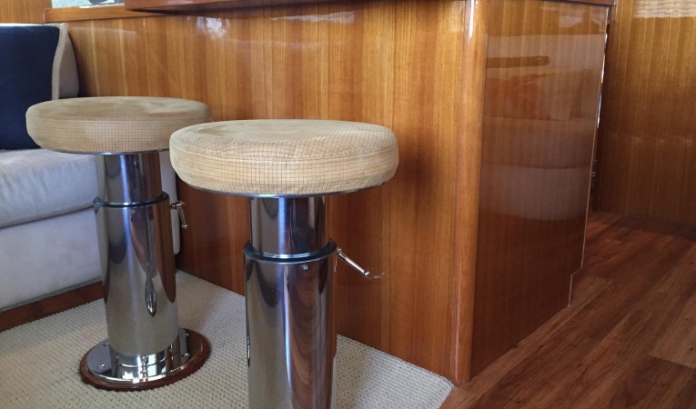 50 Viking Main Salon