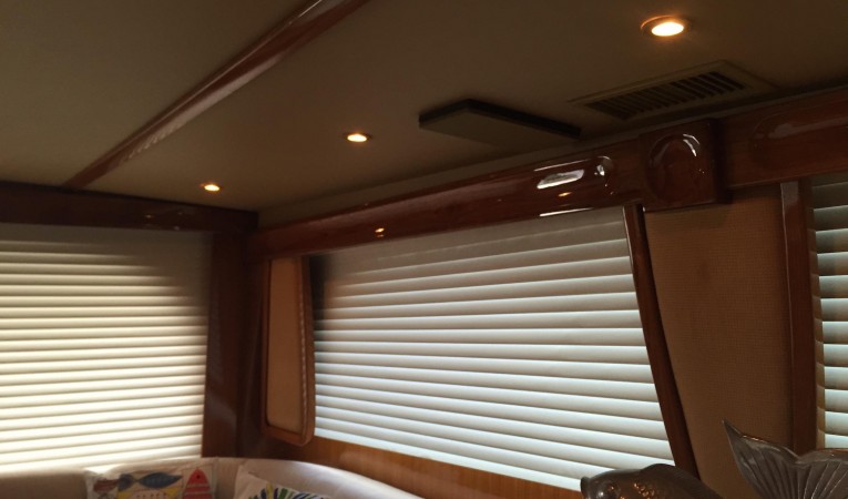 50 Viking Main Salon