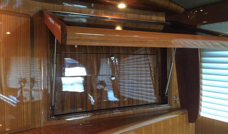 50 Viking Main Salon