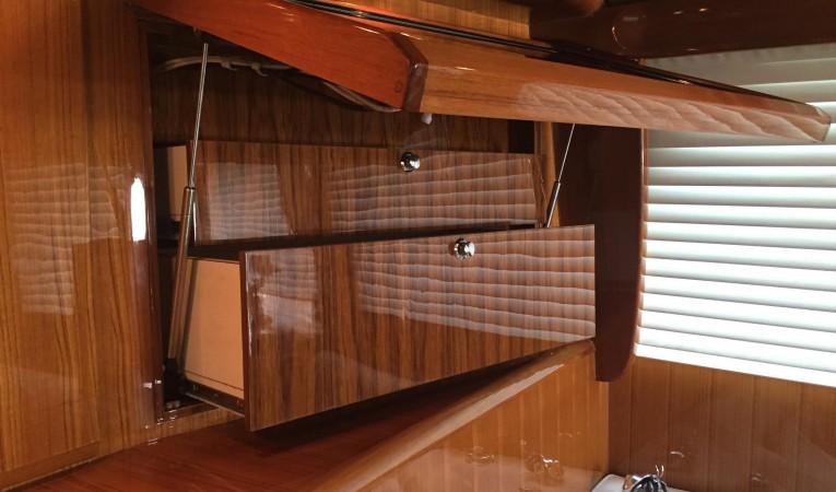 50 Viking Main Salon