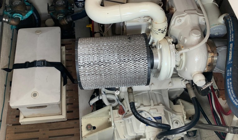 42 Grand Banks Strb Motor