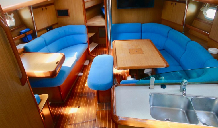 41 Jeanneau 2006 Jeanneau Main Cabin