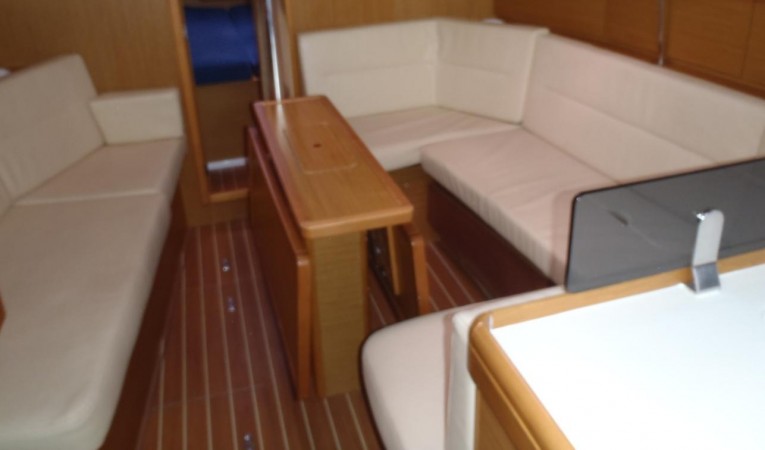 39 Jeanneau 