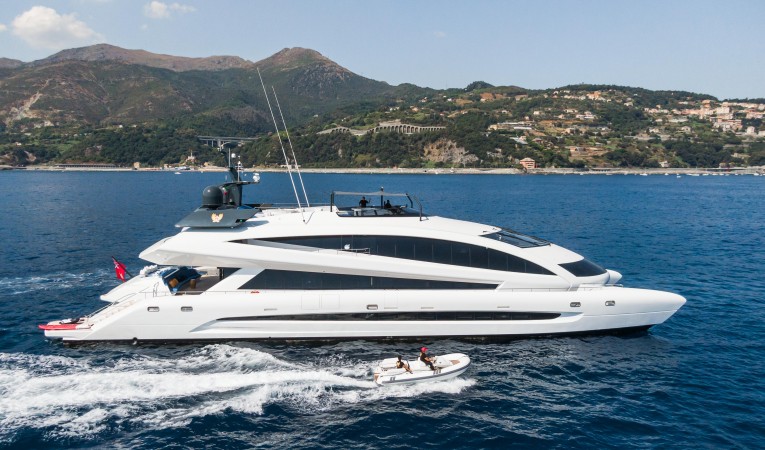 135 Royal Falcon Fleet 