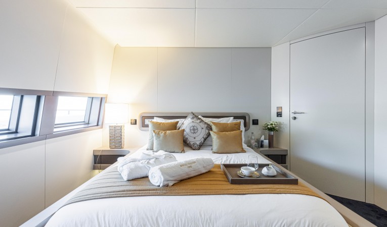 135 Royal Falcon Fleet 