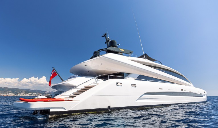 135 Royal Falcon Fleet 