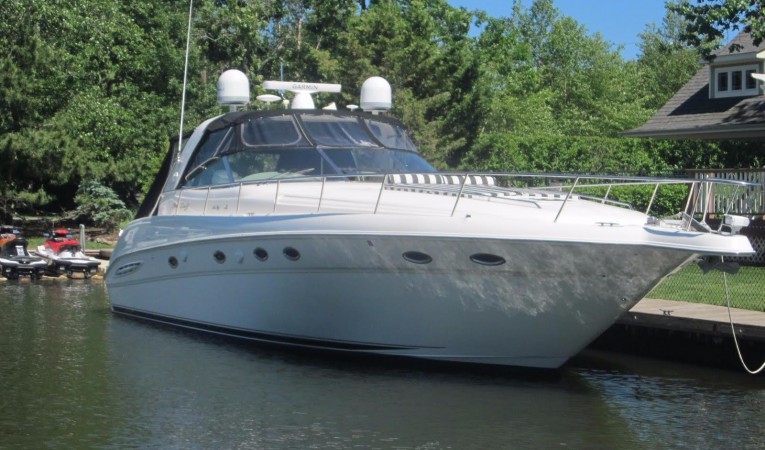 46 Sea Ray Starboard Bow