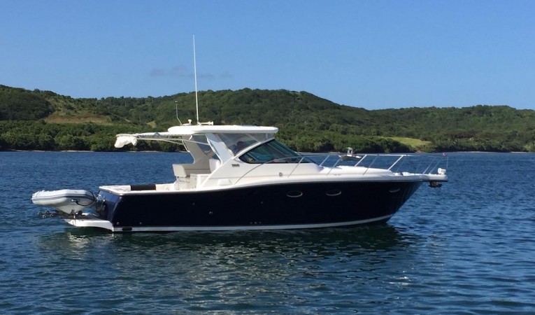32 Tiara Tiara 32 2005