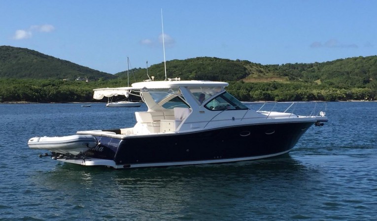32 Tiara Tiara 32 2005
