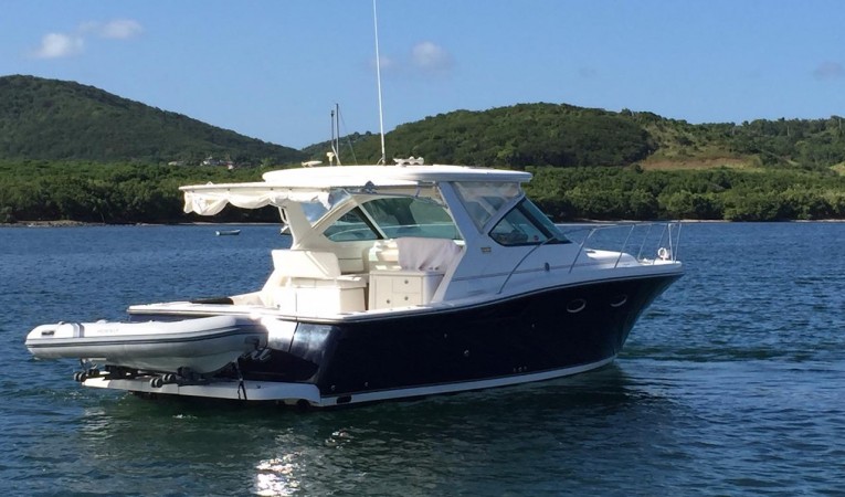 32 Tiara Tiara 32 2005