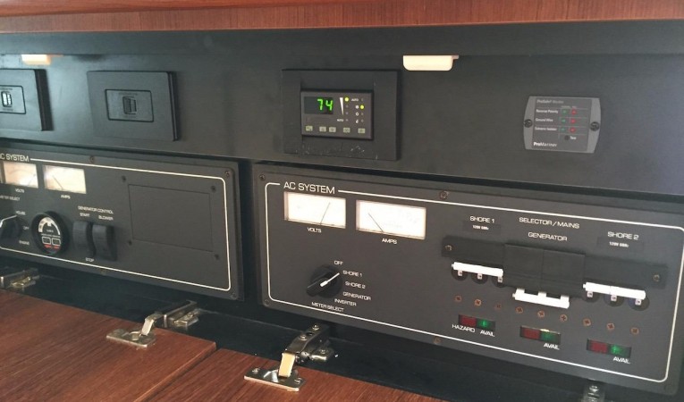 32 Tiara Tiara 32 2005