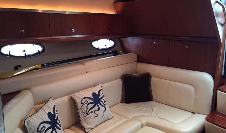 32 Tiara Tiara 32 2005