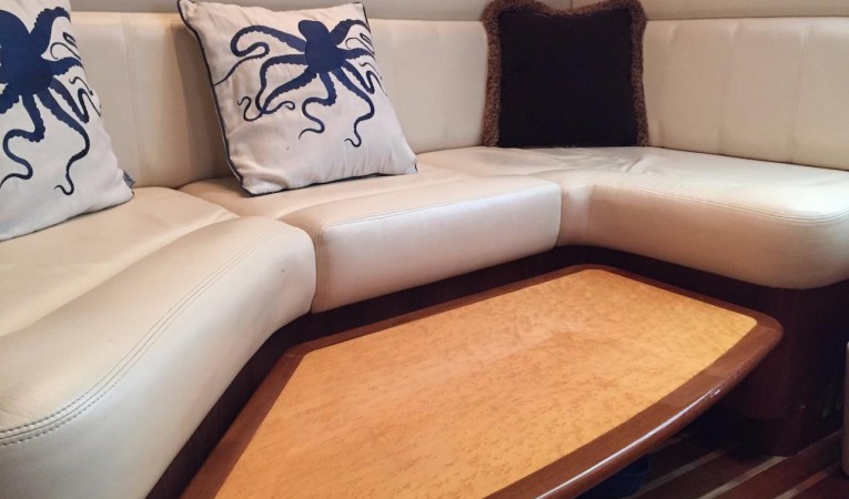 32 Tiara Tiara 32 2005