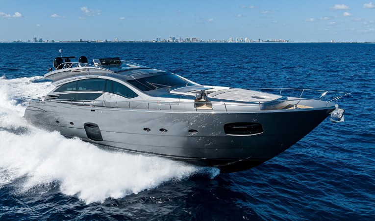 82 Pershing 