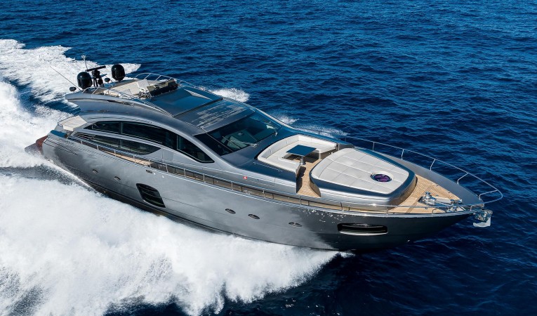 82 Pershing 