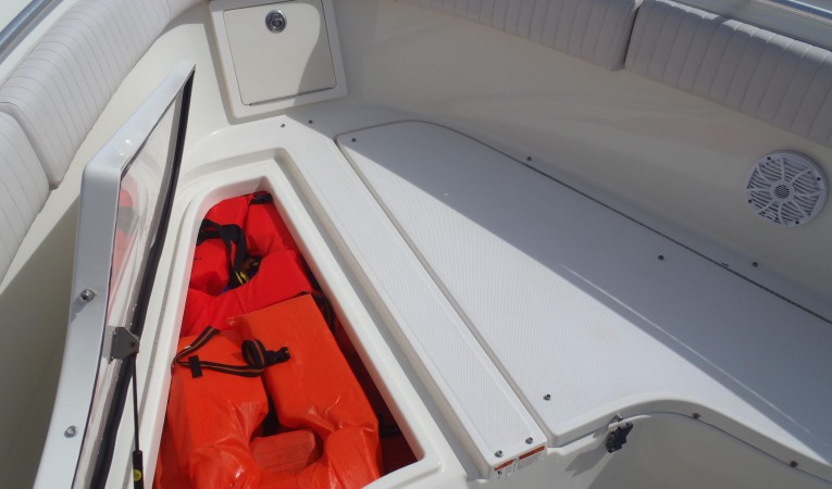 33 Hydra-Sports Port side foredeck locker