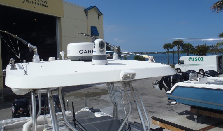 33 Hydra-Sports Hardtop electronics