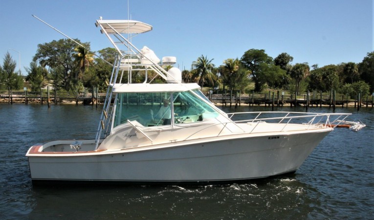 32 Topaz Starboard Profile