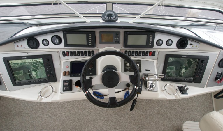 59 Marquis helm controls