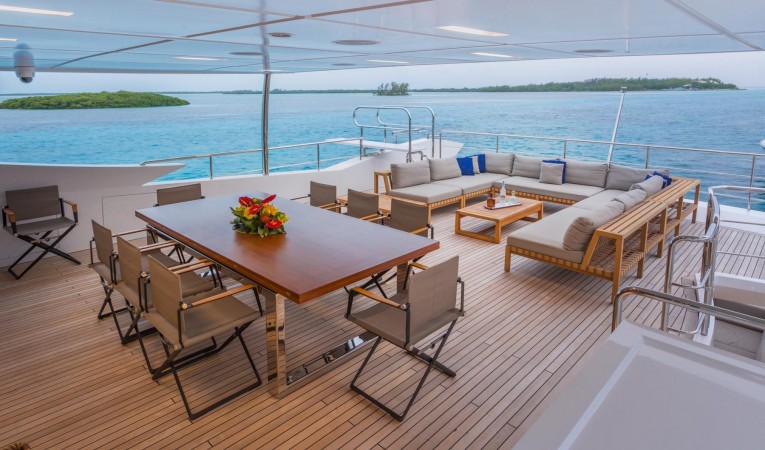 140 Benetti Bridge Deck Aft