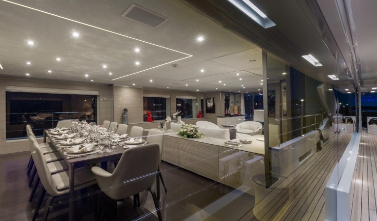 140 Benetti Side Deck