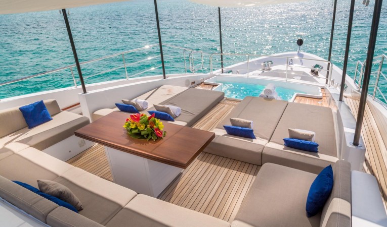 140 Benetti Foredeck