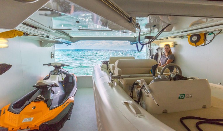 140 Benetti Tender & Toy Garage