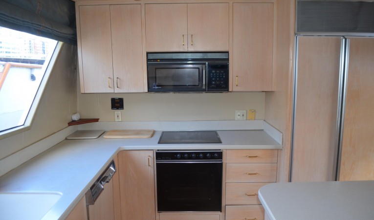 85 Monk Galley appliances