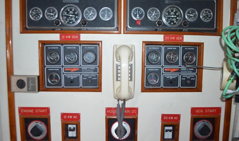 85 Monk Eletric panel