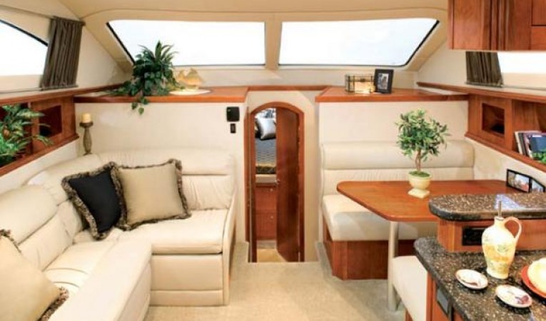 41 Cruisers Yachts Manufacturer Provided Image