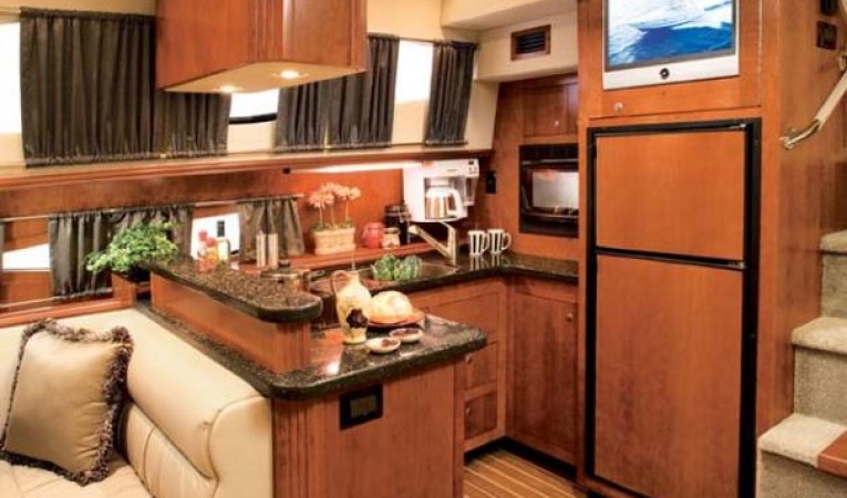 41 Cruisers Yachts Manufacturer Provided Image