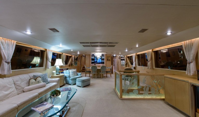 85 Broward Main Salon