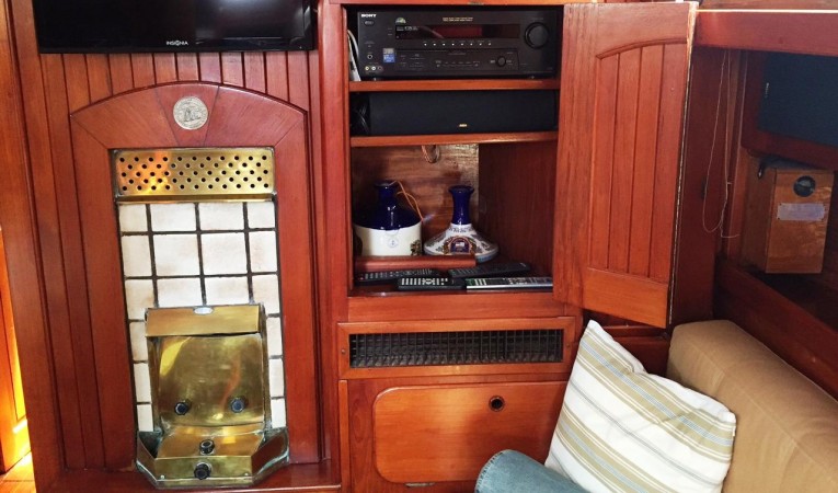 63 Cruising Ketch Enterttainment center