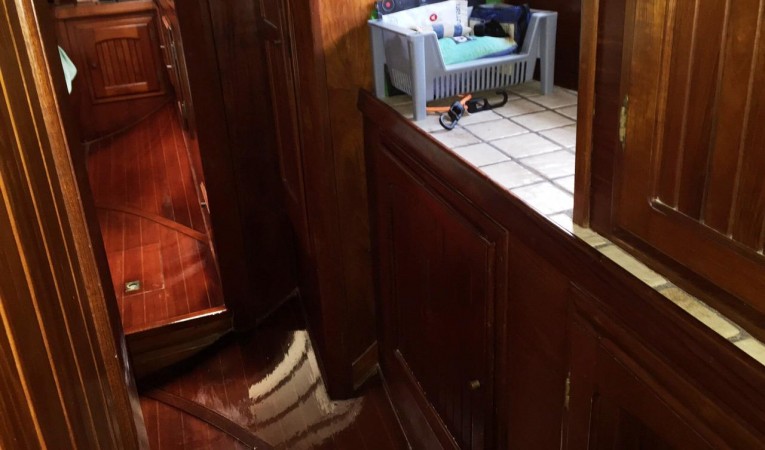 63 Cruising Ketch Pass through to Aft Cabin