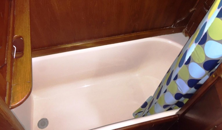 63 Cruising Ketch Master Tub
