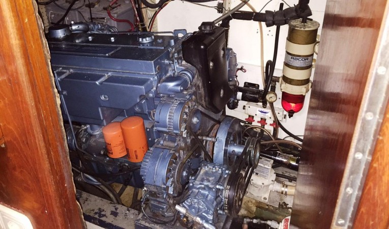 63 Cruising Ketch Engineroom 5